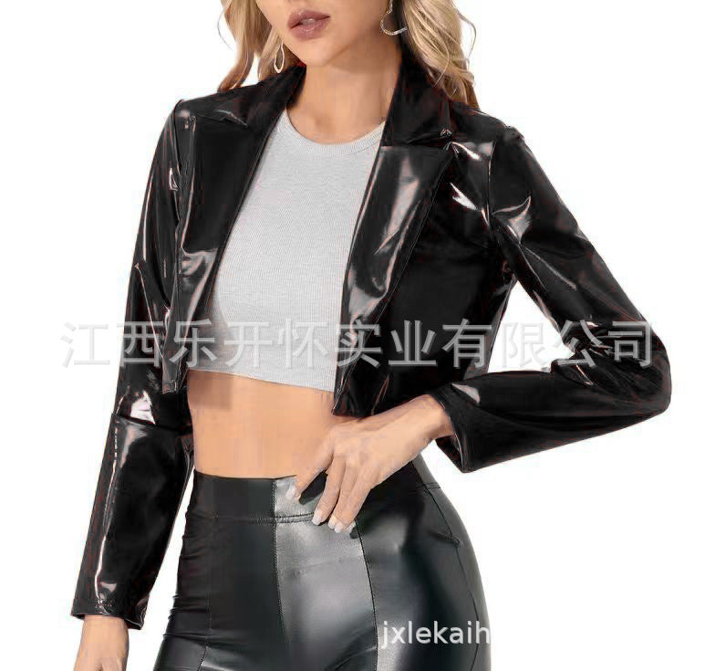 Veste courte coupe mi-haute.