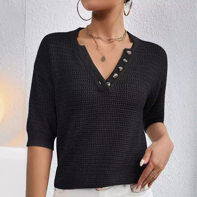 Tricot  ajourée en coton à col en V .