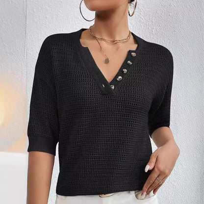 Tricot  ajourée en coton à col en V .
